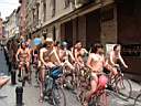 Manifestazione di ciclisti nudisti in Spagna